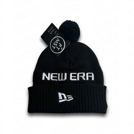کلاه بافت پوم دار NEWERA